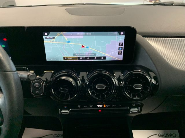 MERCEDES-BENZ GLA 180 usata, con Cerchi in lega