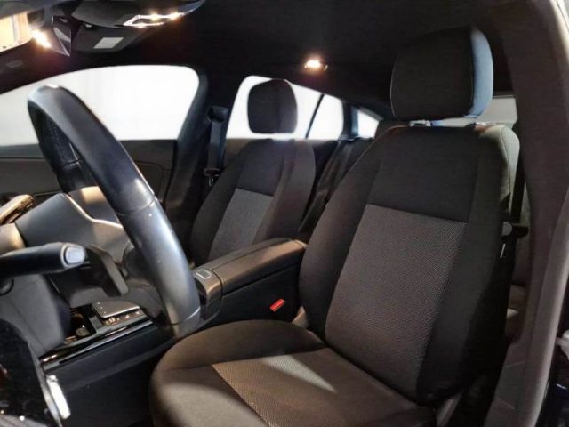 MERCEDES-BENZ CLA 180 usata, con Chiusura centralizzata