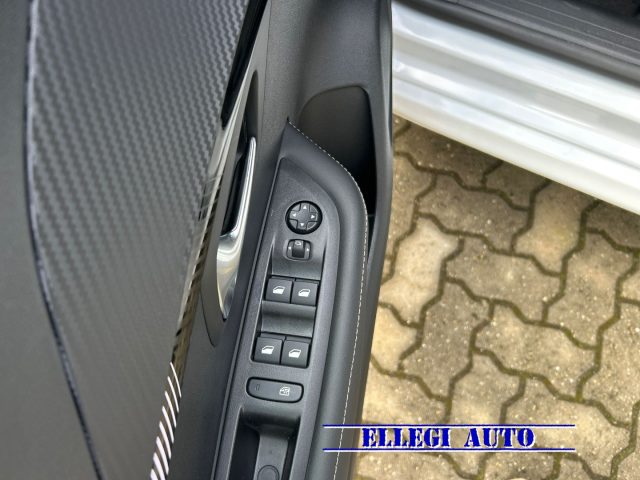 PEUGEOT 208 usata, con Fari LED