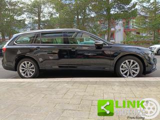 VOLKSWAGEN Passat Variant usata, con Bracciolo