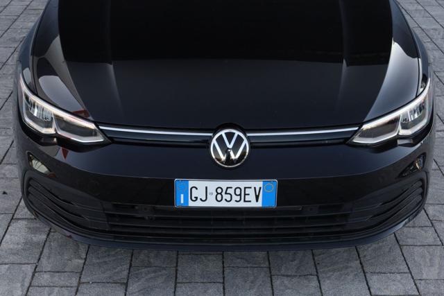 VOLKSWAGEN Golf usata, con USB
