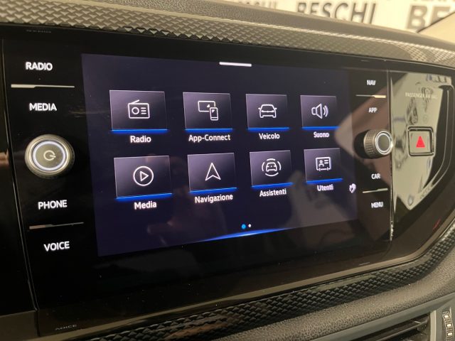 VOLKSWAGEN Taigo usata, con USB