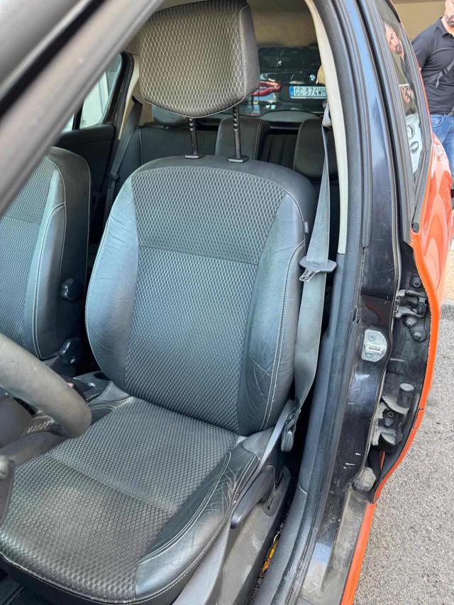 RENAULT Clio usata, con Controllo automatico clima