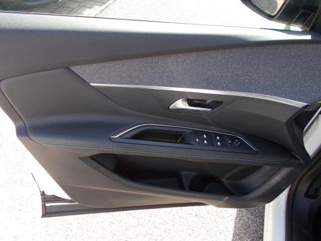 PEUGEOT 3008 usata, con Interni in pelle