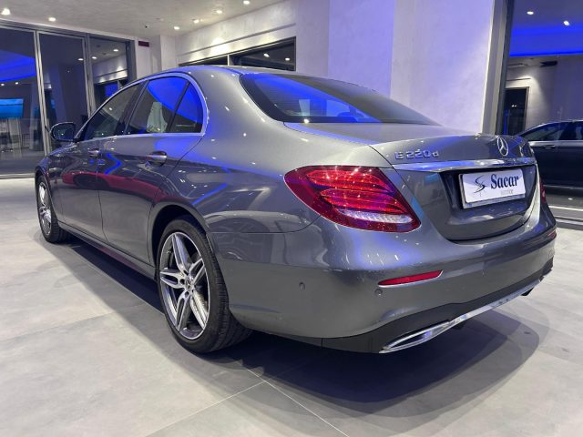 MERCEDES-BENZ E 220 usata, con Autoradio