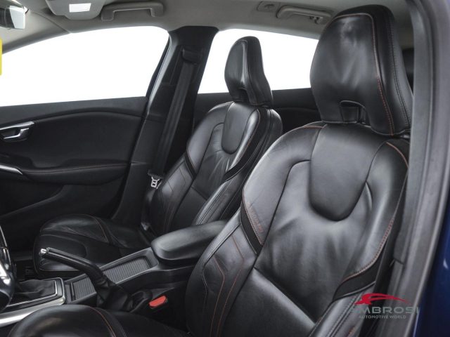 VOLVO V40 Cross Country usata 8