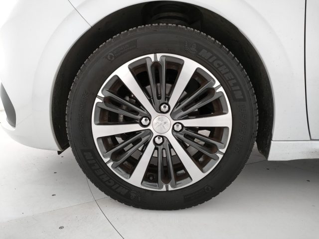 PEUGEOT 208 usata, con Volante multifunzione