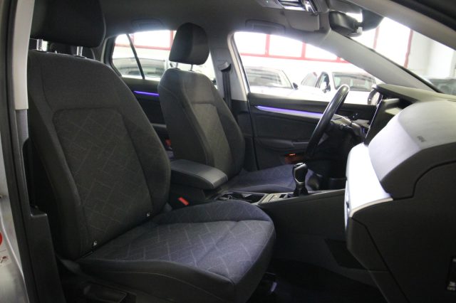 VOLKSWAGEN Golf usata, con USB