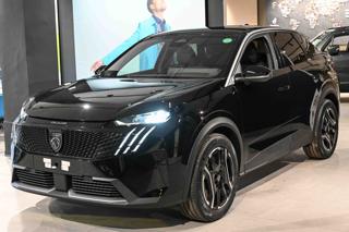 PEUGEOT 3008 usata, con Leve al volante