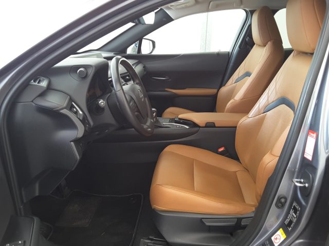 LEXUS UX 250h usata, con Alzacristalli elettrici