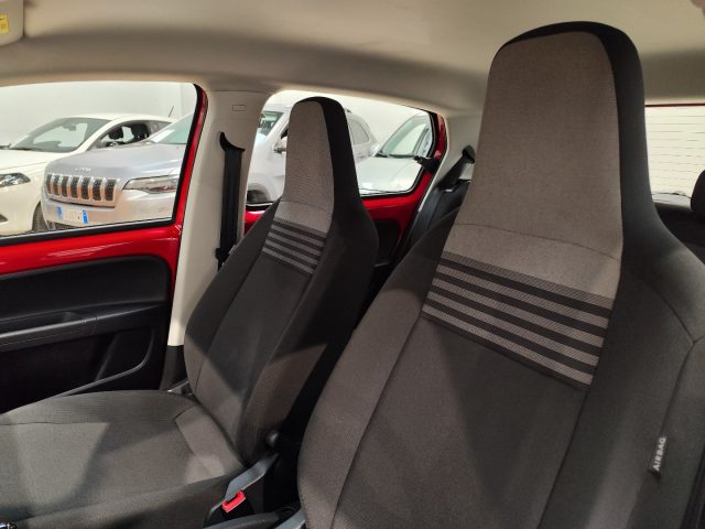 VOLKSWAGEN up! usata 21
