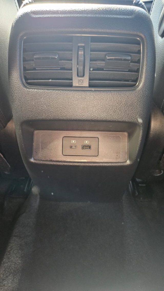 NISSAN Qashqai usata, con Interni in pelle