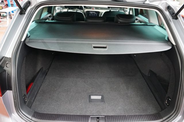 VOLKSWAGEN Passat Variant usata, con Controllo elettronico della corsia