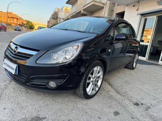 OPEL Corsa usata, con Airbag laterali