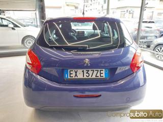 PEUGEOT 208 usata, con Autoradio
