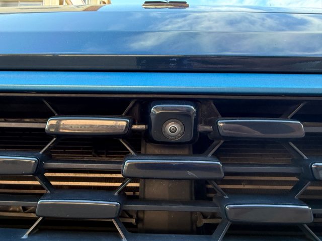 LYNK & CO 01 usata, con Hill holder