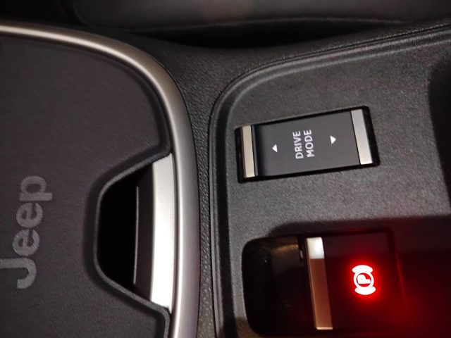 JEEP Avenger usata, con Telecamera per parcheggio assistito