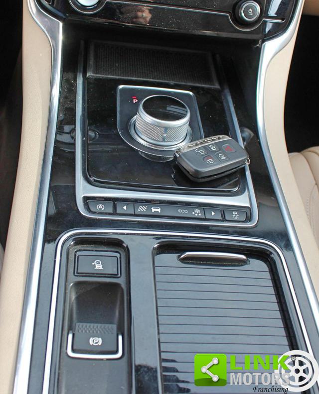 JAGUAR XF usata, con Servosterzo