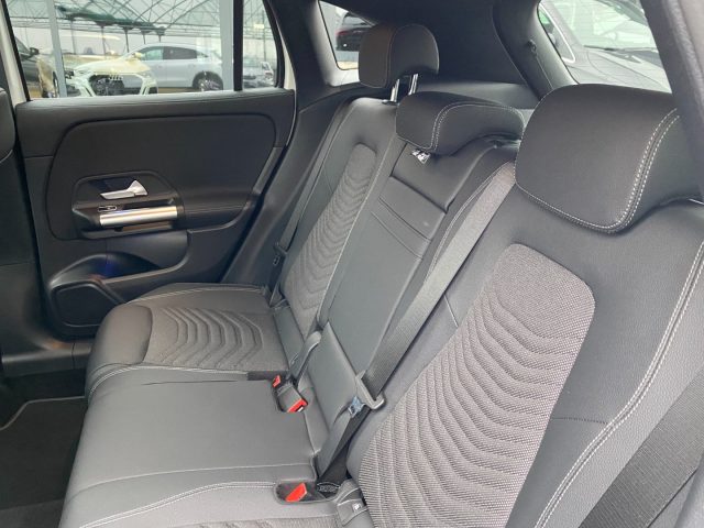 MERCEDES-BENZ GLA 200 usata, con Portellone posteriore elettrico