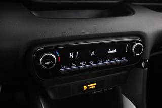 TOYOTA Yaris usata 8