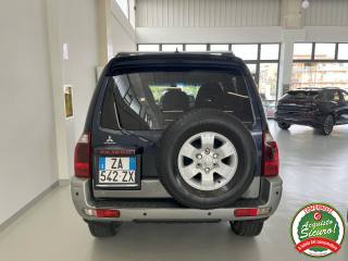 MITSUBISHI Pajero usata, con Autoradio