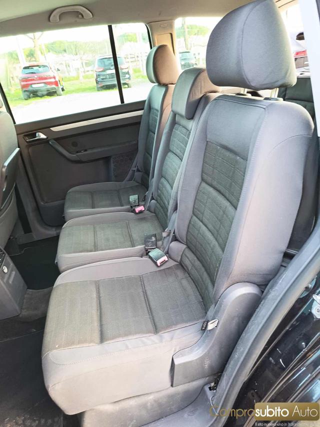 VOLKSWAGEN Touran usata, con Chiusura centralizzata