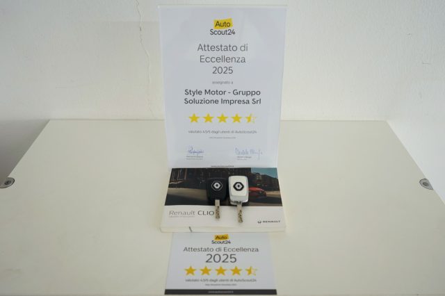 RENAULT Clio usata, con Fari LED