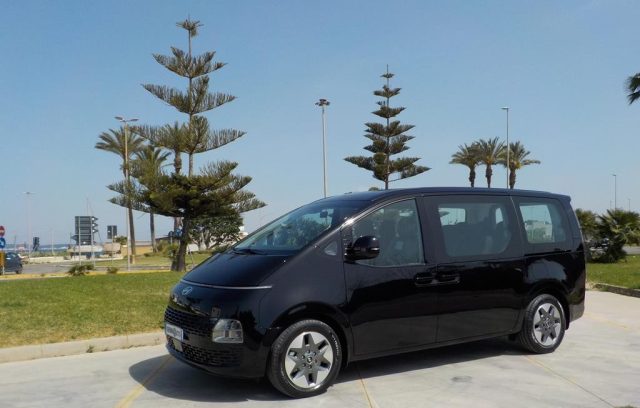 HYUNDAI Staria usata, con Controllo automatico clima