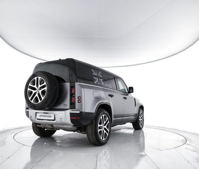 LAND ROVER Defender usata 1