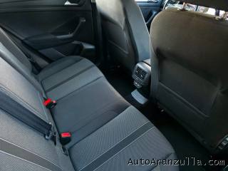 VOLKSWAGEN T-Roc usata, con Sedile posteriore sdoppiato