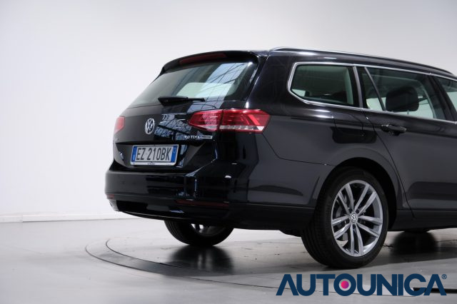 VOLKSWAGEN Passat Variant usata 54