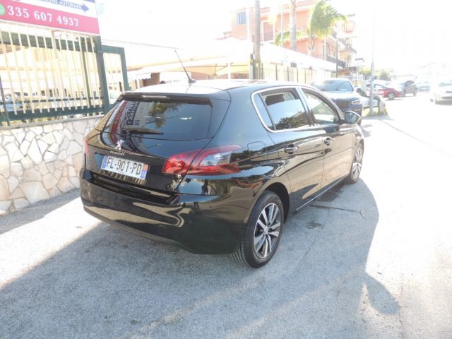 PEUGEOT 308 usata, con Autoradio