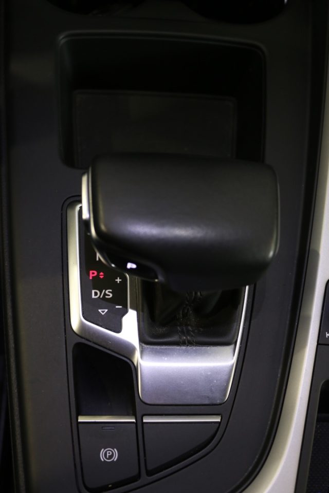 AUDI A4 usata, con Fari LED