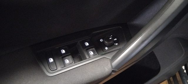 VOLKSWAGEN Tiguan usata, con Autoradio digitale