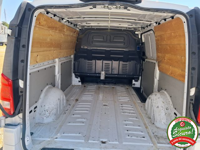MERCEDES-BENZ Vito usata, con Climatizzatore