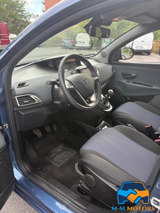 LANCIA Ypsilon usata, con ESP