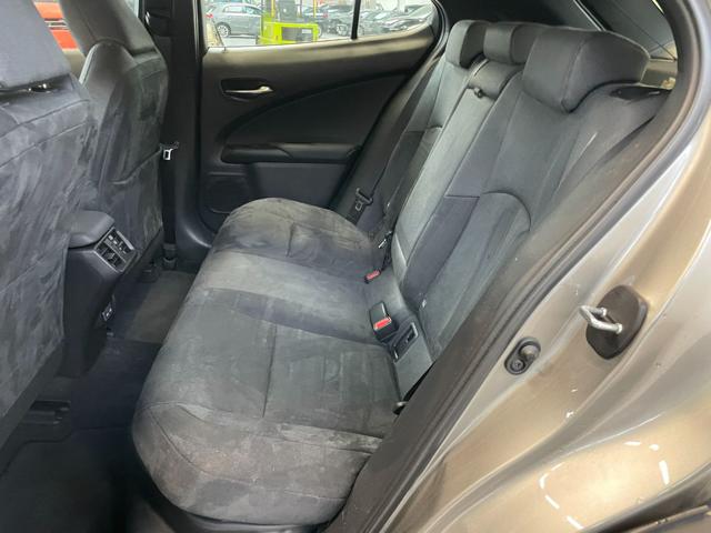 LEXUS UX 250h usata, con ESP