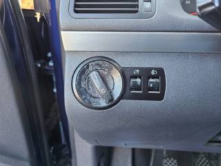 VOLKSWAGEN Touran usata, con Climatizzatore automatico, 2 zone