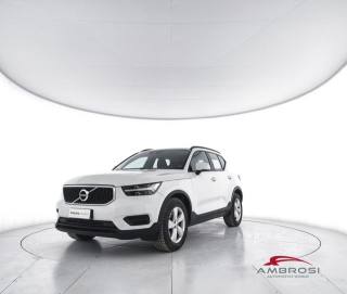 VOLVO XC40 T2 MOMENTUM CORE