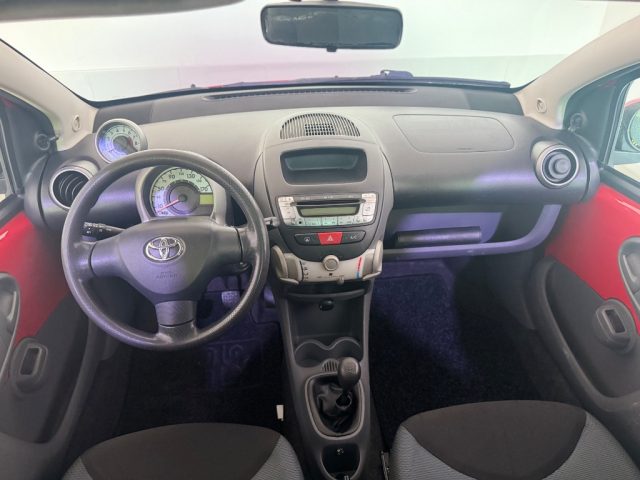 TOYOTA Aygo usata 11