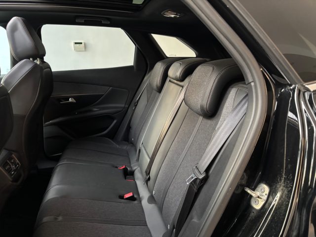 PEUGEOT 3008 usata, con Volante in pelle