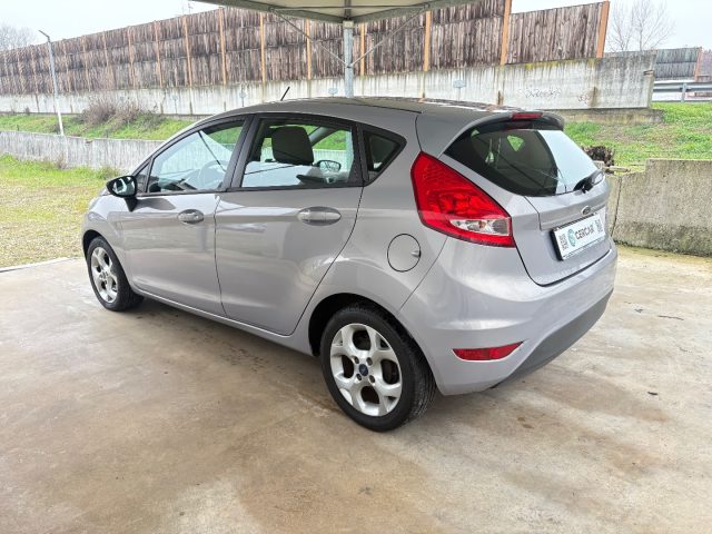 FORD Fiesta usata, con Autoradio