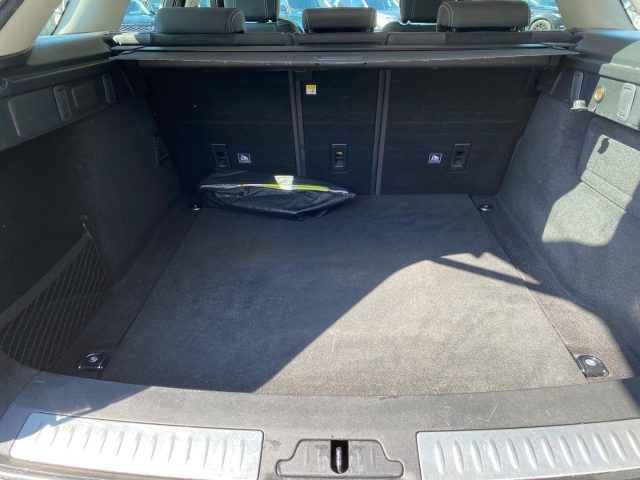LAND ROVER Range Rover Velar usata, con Regolazione elettrica sedili