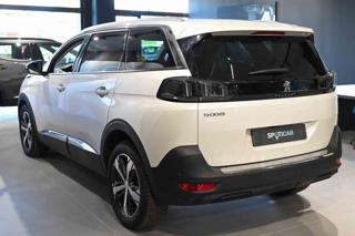 PEUGEOT 5008 usata, con Boardcomputer