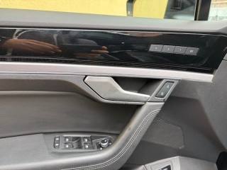 VOLKSWAGEN Touareg usata, con Fari Xenon