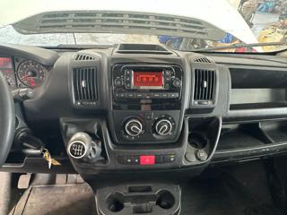 PEUGEOT Boxer usata, con Park Distance Control