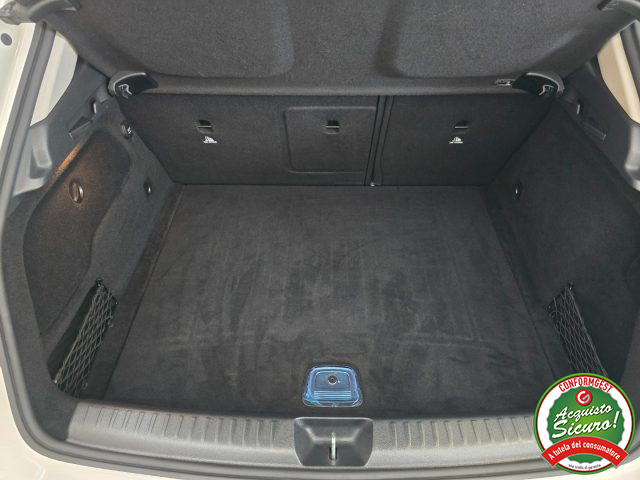 MERCEDES-BENZ GLA 200 usata, con Chiusura centralizzata