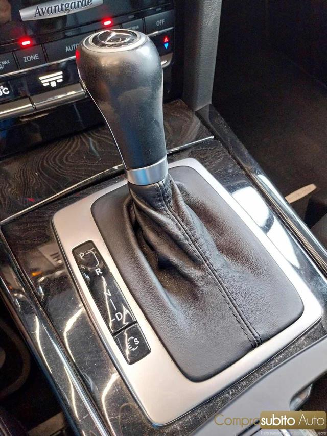 MERCEDES-BENZ E 220 usata 30