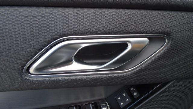 LAND ROVER Range Rover Velar usata, con Carica per smartphone a induzione