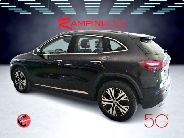 MERCEDES-BENZ GLA 180 usata 12
